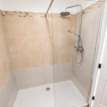 Modern 2br - Near K Club & Racecourse * Naas